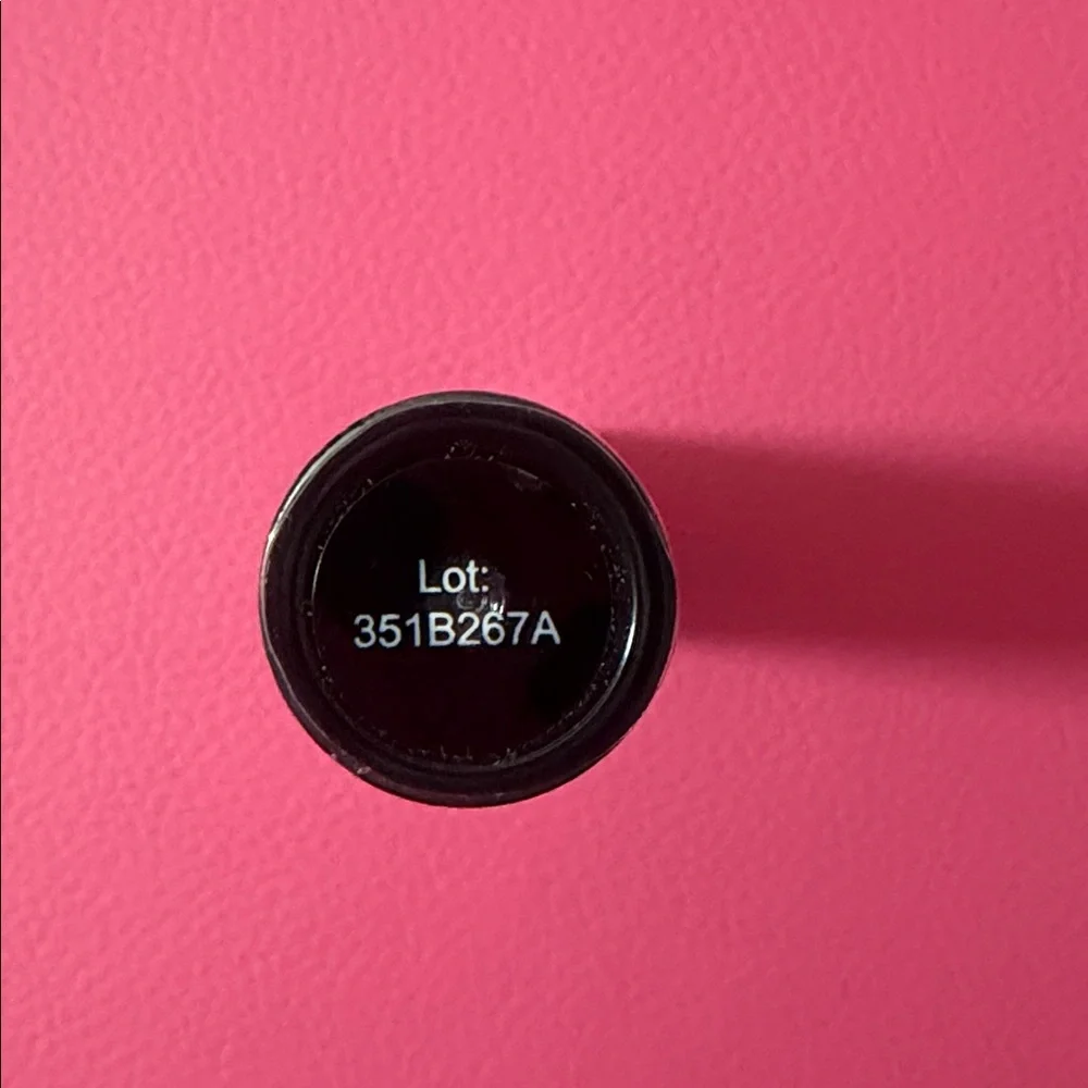 Makeup Revolution Lipstick love nude